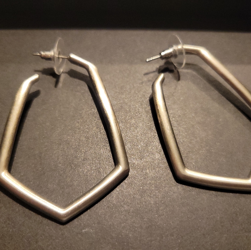Kendra Scott Lonnie Hoop Earrings in Silver